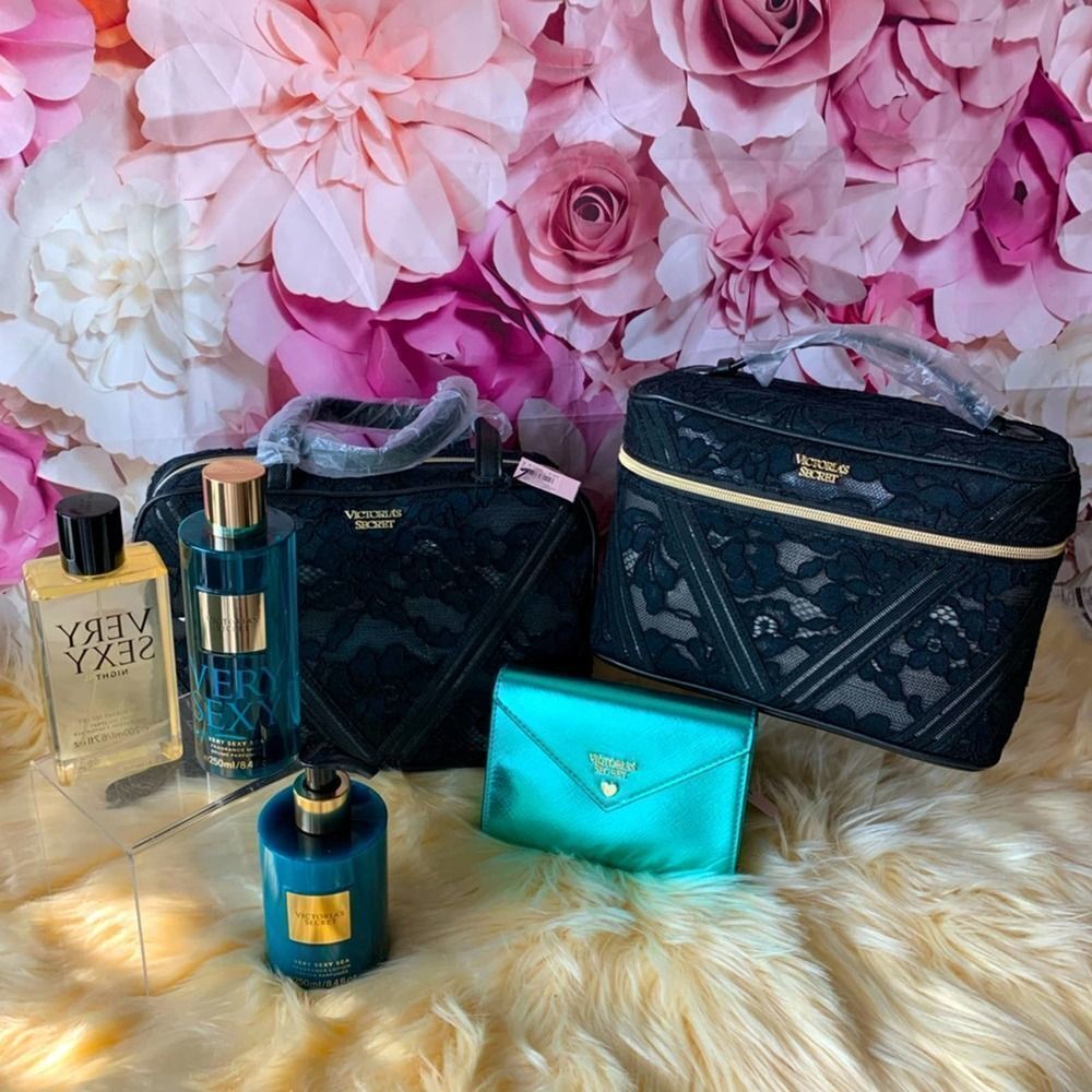 Victoria’s Secret Body Beauty Care + Beauty Bags - Picture 1 of 9